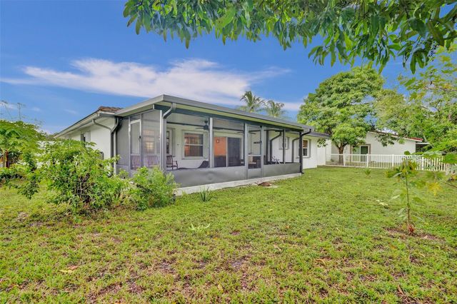 7008 NW 81st Street, Tamarac, FL 33321