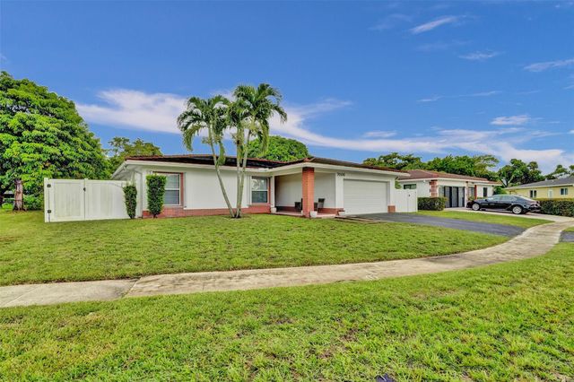 7008 NW 81st Street, Tamarac, FL 33321