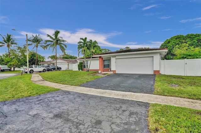 7008 NW 81st Street, Tamarac, FL 33321