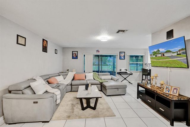 7008 NW 81st Street, Tamarac, FL 33321
