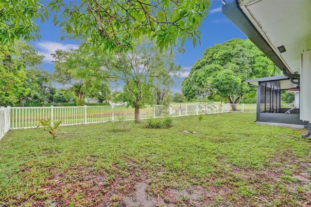 7008 NW 81st Street, Tamarac, FL 33321