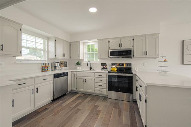 2611 N 157th Terrace, Basehor, KS 66007