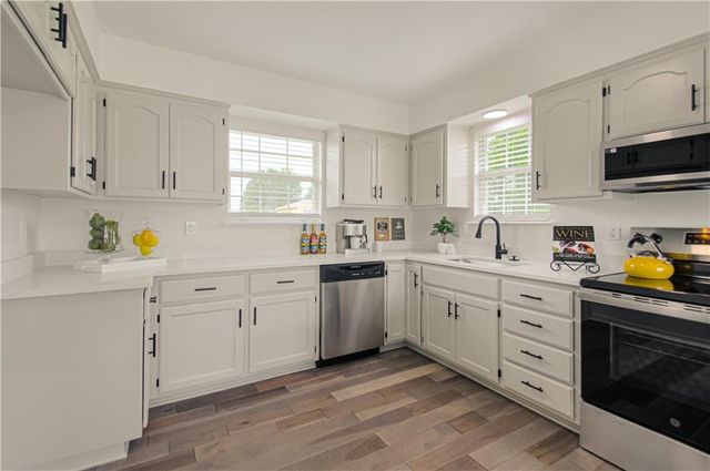 2611 N 157th Terrace, Basehor, KS 66007