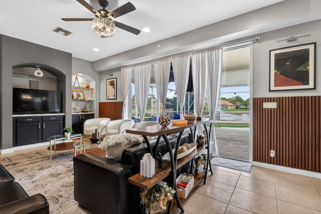 3620 E HAMILTON Key, West Palm Beach, FL 33411