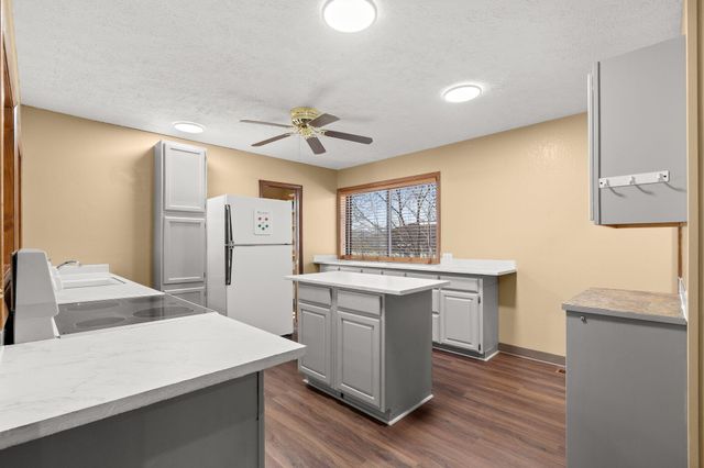 1 Woodland Avenue, Kimberling City, MO 65686