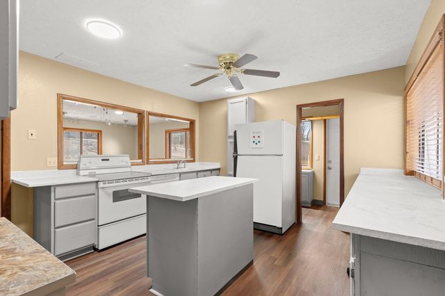 1 Woodland Avenue, Kimberling City, MO 65686