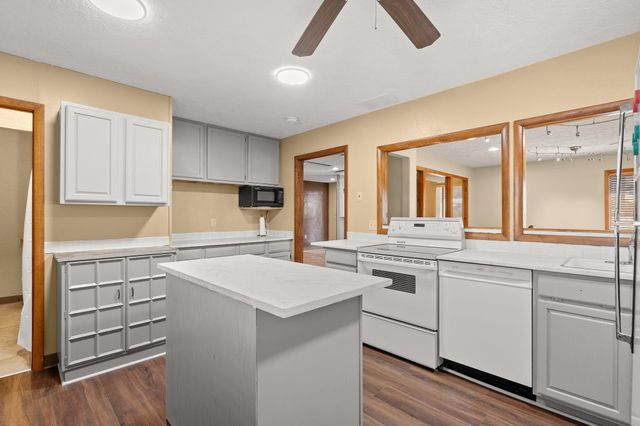 1 Woodland Avenue, Kimberling City, MO 65686