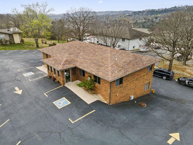 1 Woodland Avenue, Kimberling City, MO 65686