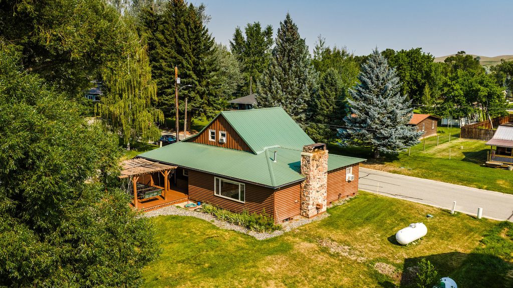435 W Fourth Avenue, Dayton, WY 82836 photo 1