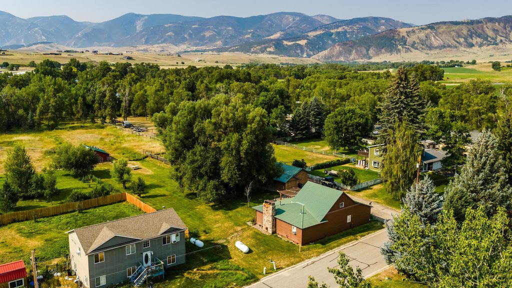 435 W Fourth Avenue, Dayton, WY 82836 photo 3