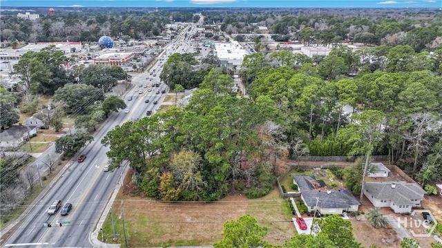 114 E Derenne Street, Savannah, GA 31405