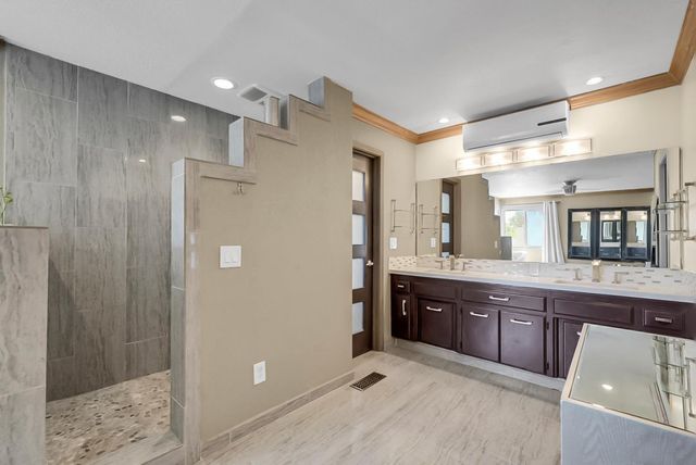 1109 Springcreek Dr, Modesto, CA 95355