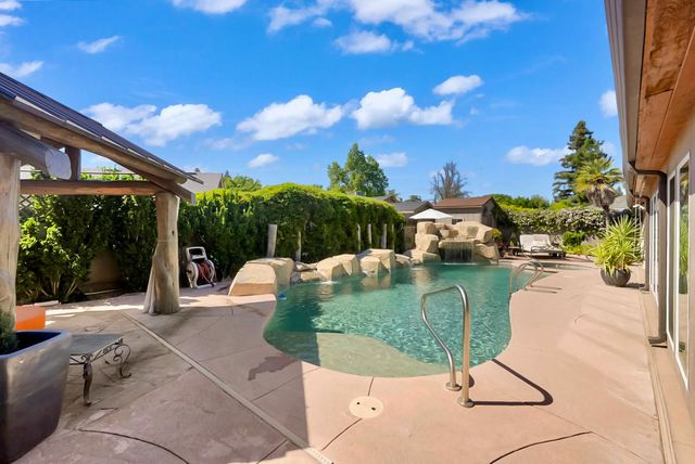 1109 Springcreek Dr, Modesto, CA 95355