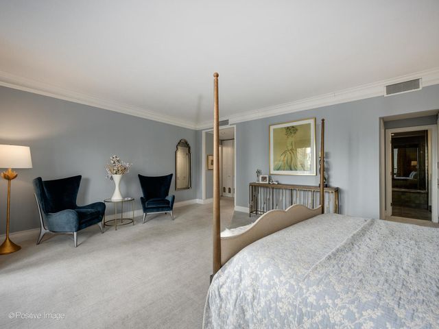 1040 N Lake Shore Drive 16C, Chicago, IL 60611