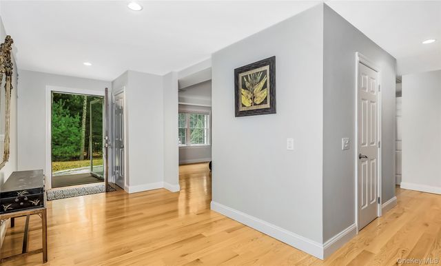 3 Sally's Path, East Hampton, NY 11937