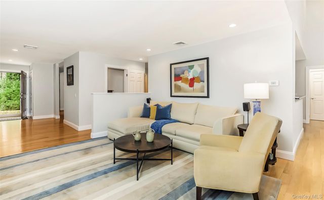 3 Sally's Path, East Hampton, NY 11937