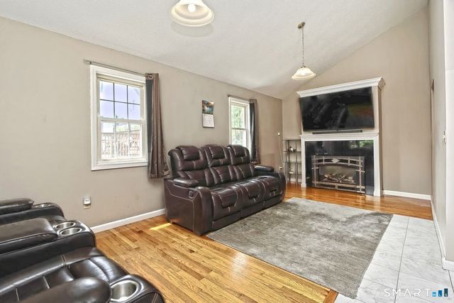 6 Francis Street, Waterbury, CT 06708