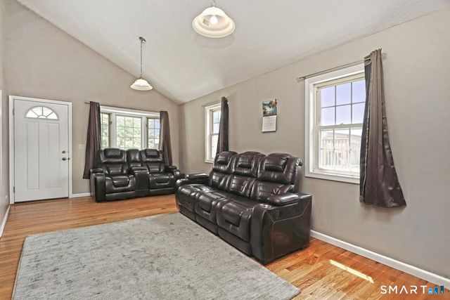 6 Francis Street, Waterbury, CT 06708