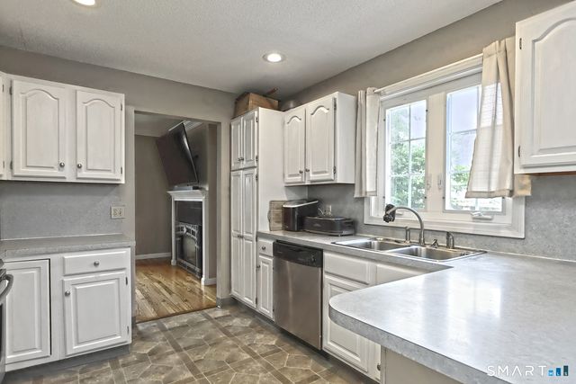 6 Francis Street, Waterbury, CT 06708