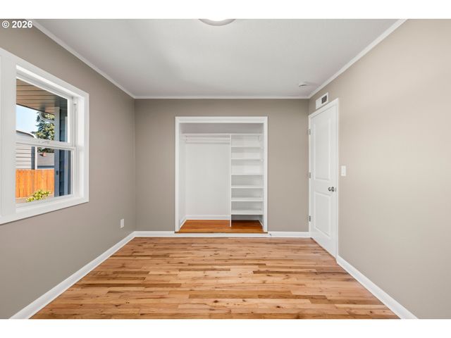 404 EASTFIELD Dr, Oregon City, OR 97045