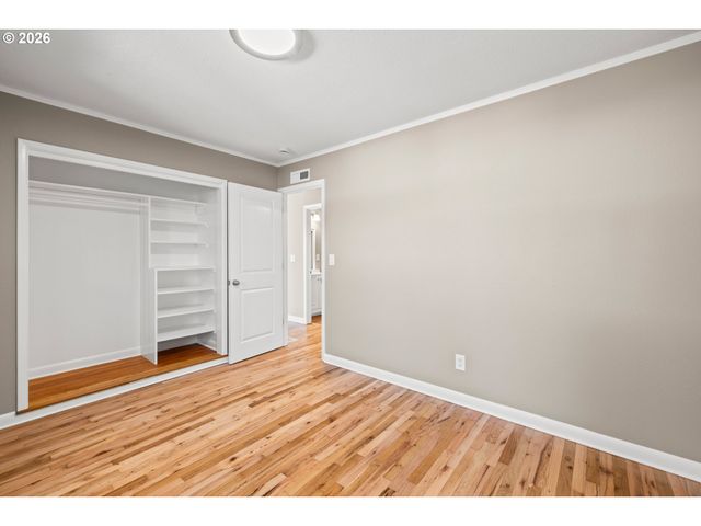 404 EASTFIELD Dr, Oregon City, OR 97045