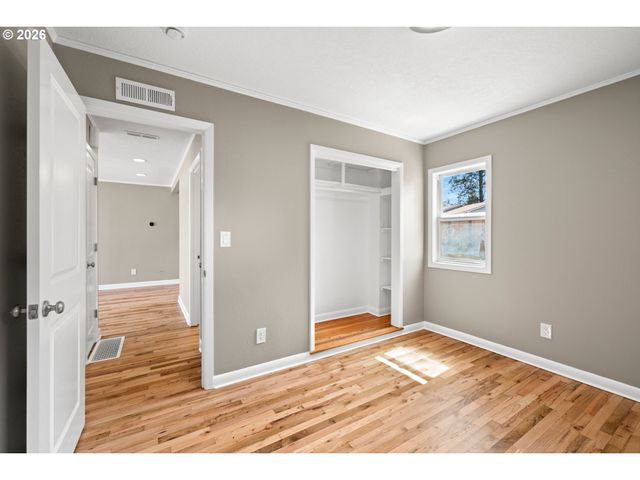 404 EASTFIELD Dr, Oregon City, OR 97045