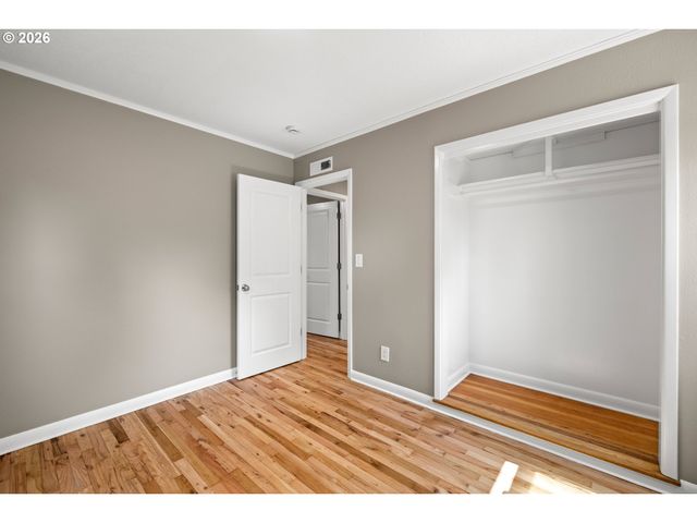 404 EASTFIELD Dr, Oregon City, OR 97045