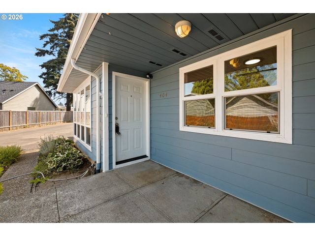 404 EASTFIELD Dr, Oregon City, OR 97045