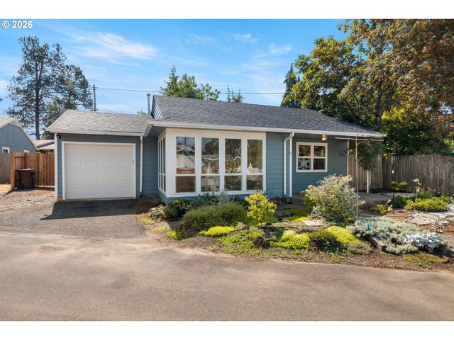 404 EASTFIELD Dr, Oregon City, OR 97045