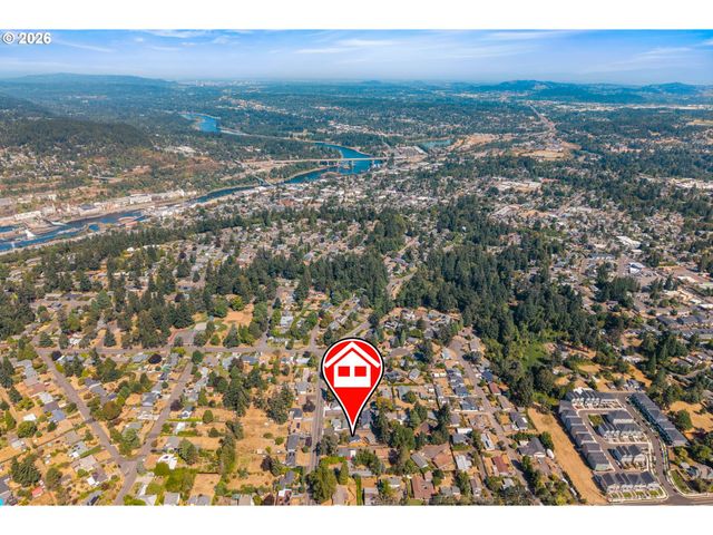 404 EASTFIELD Dr, Oregon City, OR 97045