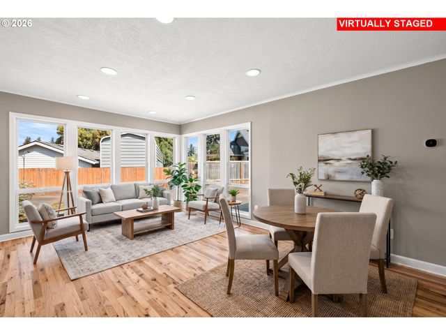 404 EASTFIELD Dr, Oregon City, OR 97045