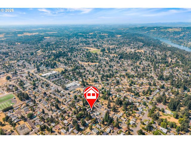 404 EASTFIELD Dr, Oregon City, OR 97045