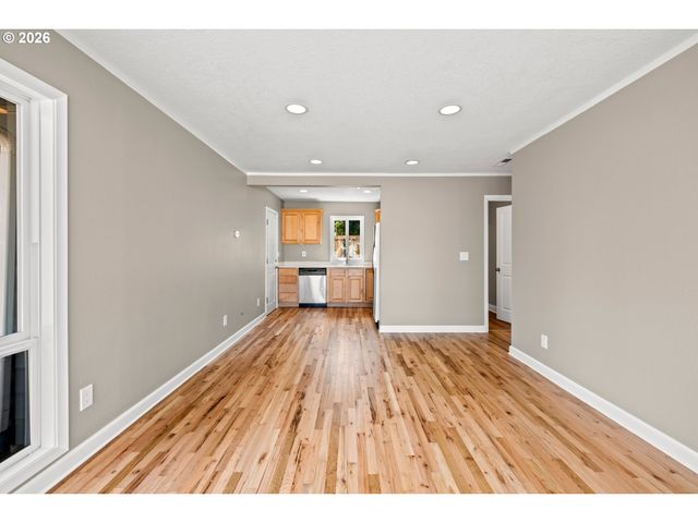 404 EASTFIELD Dr, Oregon City, OR 97045