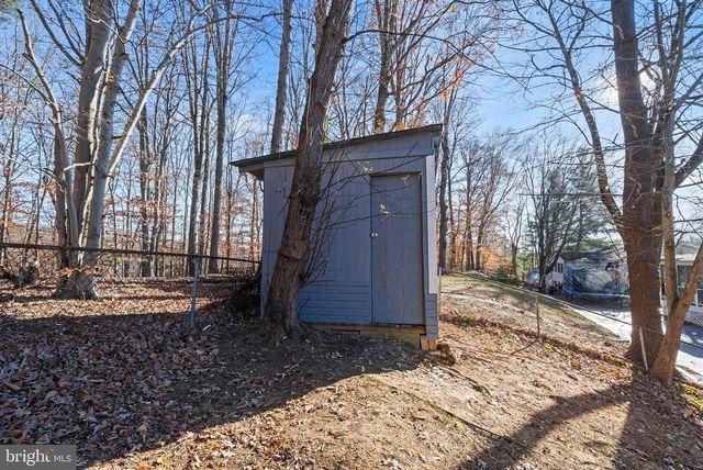 13421 HILLENDALE DR, Woodbridge, VA 22193