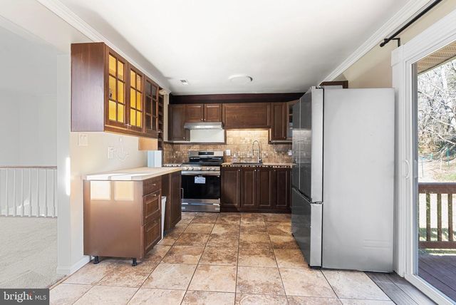 13421 HILLENDALE DR, Woodbridge, VA 22193