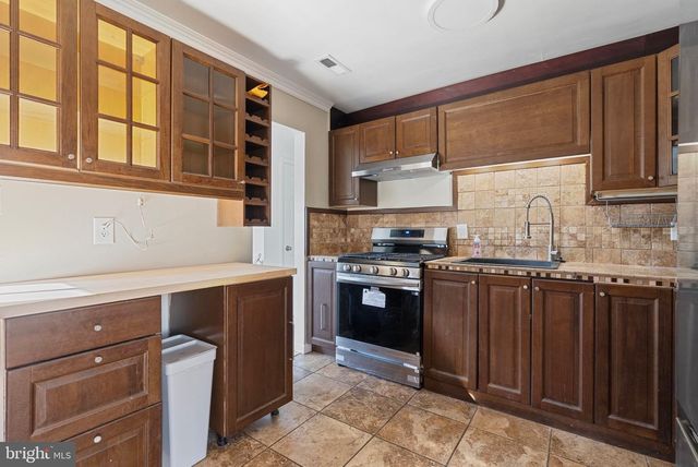 13421 HILLENDALE DR, Woodbridge, VA 22193