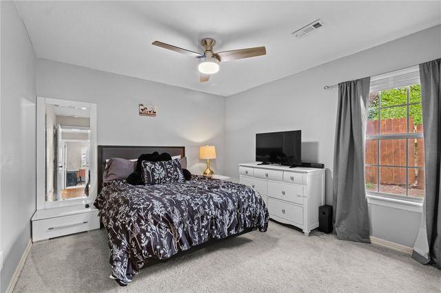 5097 W Ridgebury Place, Fayetteville, AR 72704