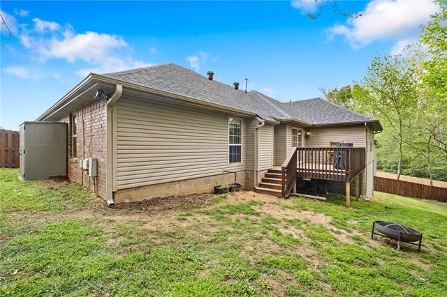 5097 W Ridgebury Place, Fayetteville, AR 72704