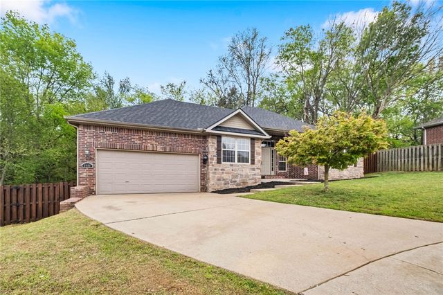 5097 W Ridgebury Place, Fayetteville, AR 72704