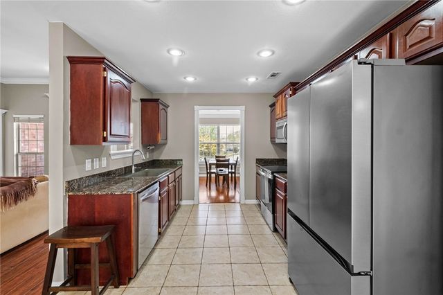 5097 W Ridgebury Place, Fayetteville, AR 72704