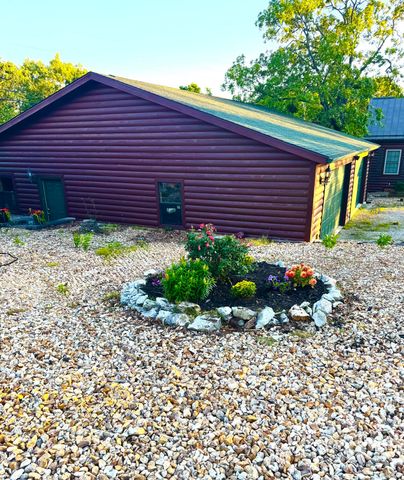 200 Big Bear Boulevard, Hollister, MO 65672