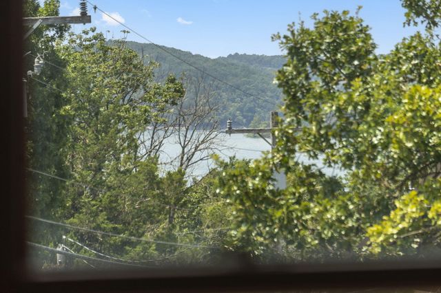 200 Big Bear Boulevard, Hollister, MO 65672