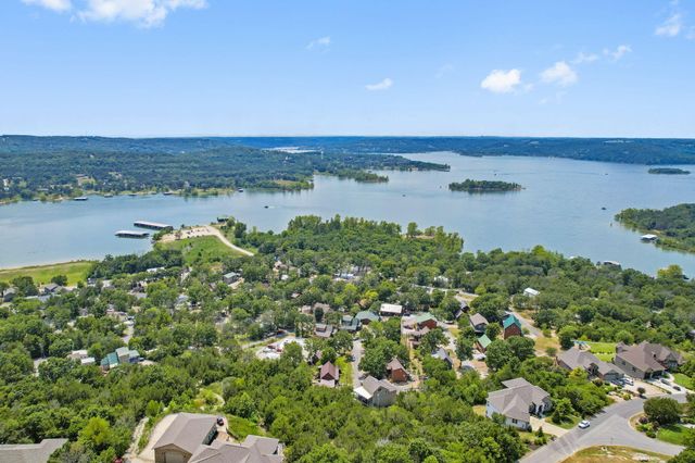 200 Big Bear Boulevard, Hollister, MO 65672