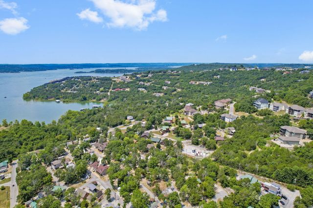 200 Big Bear Boulevard, Hollister, MO 65672