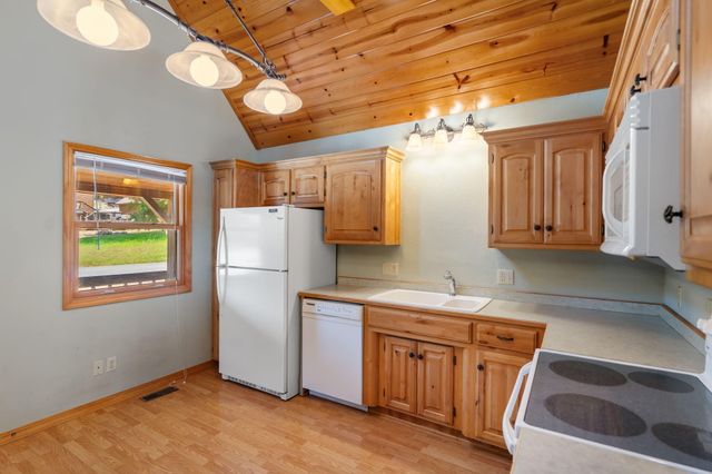 200 Big Bear Boulevard, Hollister, MO 65672