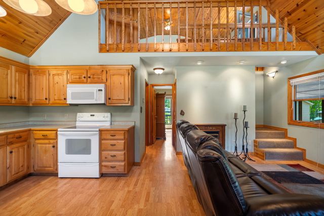 200 Big Bear Boulevard, Hollister, MO 65672