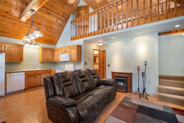 200 Big Bear Boulevard, Hollister, MO 65672