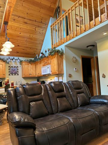 200 Big Bear Boulevard, Hollister, MO 65672