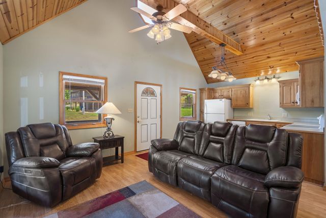 200 Big Bear Boulevard, Hollister, MO 65672