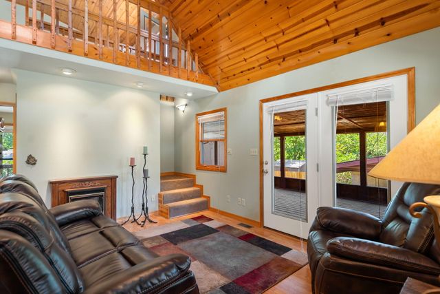 200 Big Bear Boulevard, Hollister, MO 65672